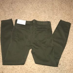 Marisa Fit size 4, fitted legging pants